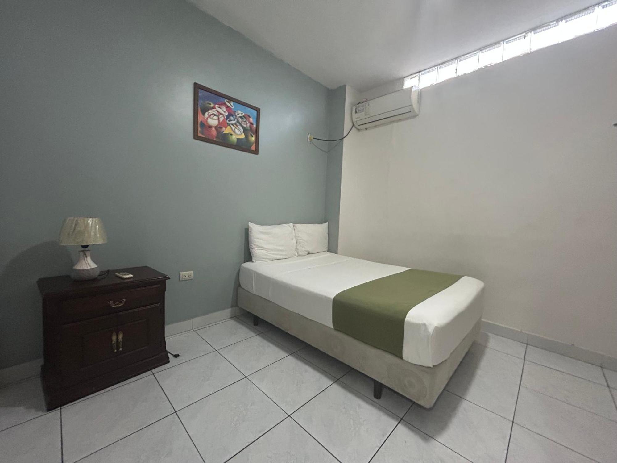 Departamentos De 2 Y 3 Habitaciones En El Centro De Манта Екстериор снимка
