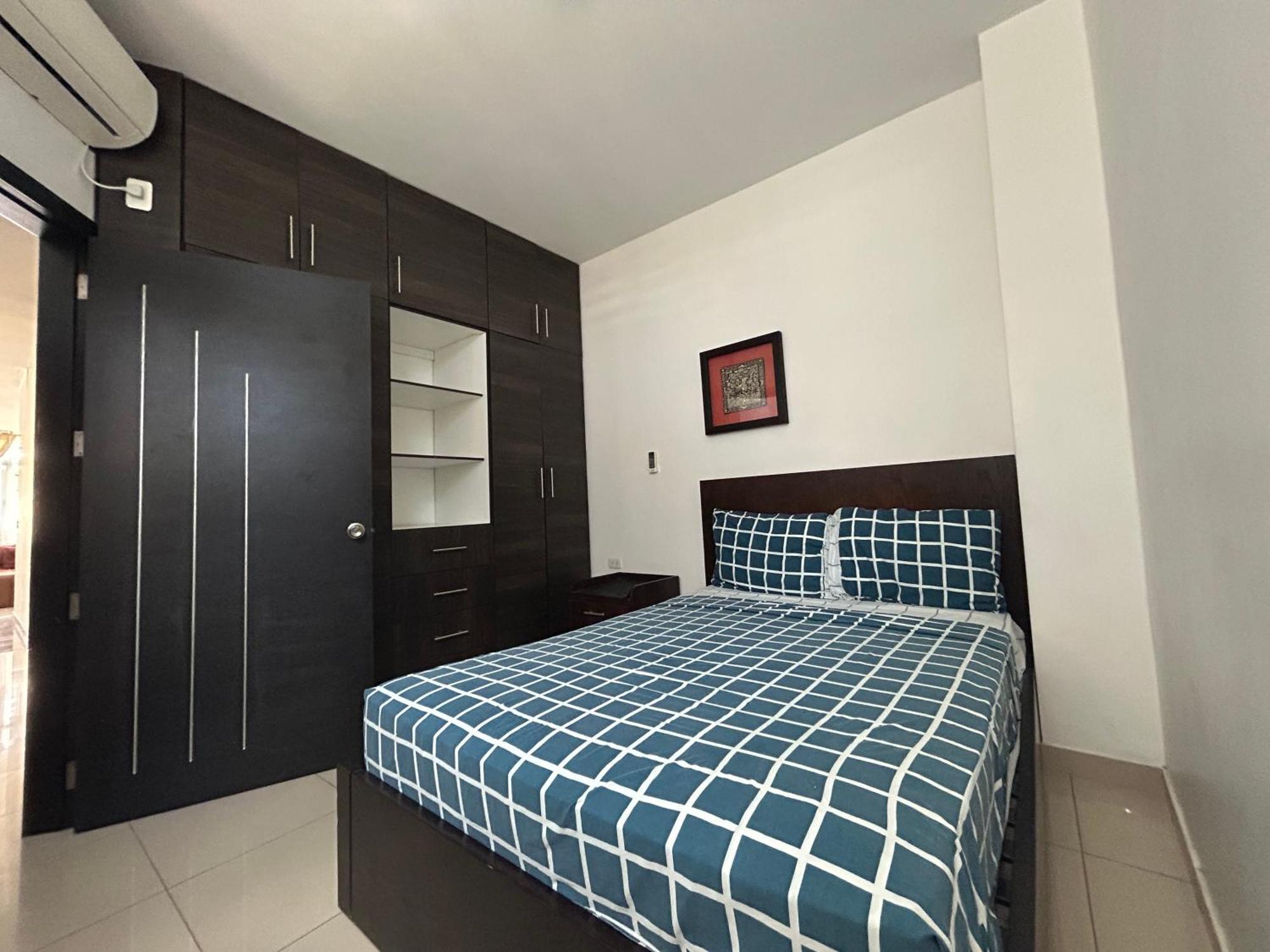 Departamentos De 2 Y 3 Habitaciones En El Centro De Манта Екстериор снимка